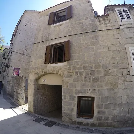In Center Of * Σπλιτ